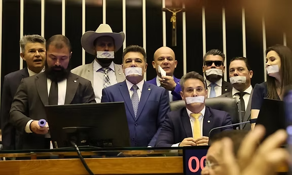 Motim bolsonarista é contido no Congresso Nacional