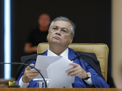 Dino aciona PF para investigar R$ 55 milhões em emendas suspeitas