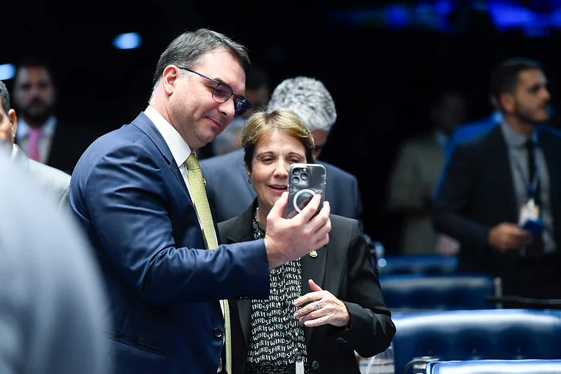 PP decide ficar neutro na eleição e frustra planos de Flávio Bolsonaro