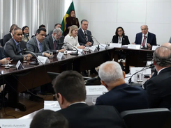 Agro brasileiro teme perda de safras e apoia negociação do governo com EUA