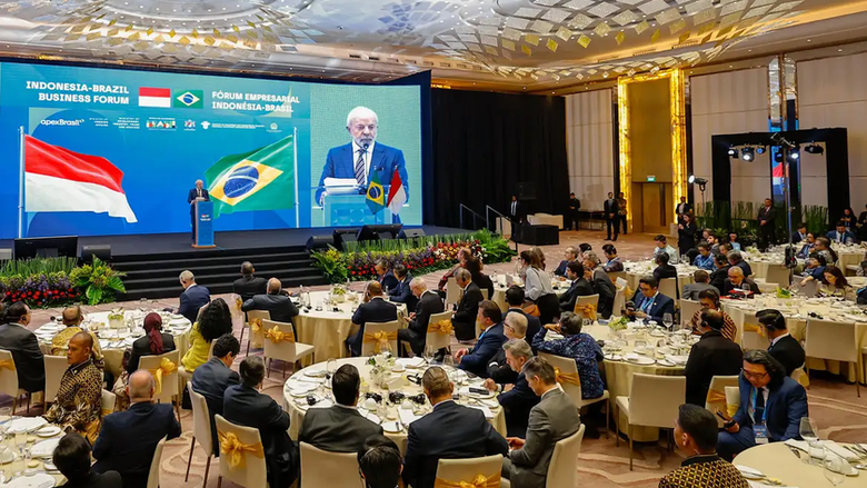 Lula cita Pix e defende uso de moedas locais de países do BRICS