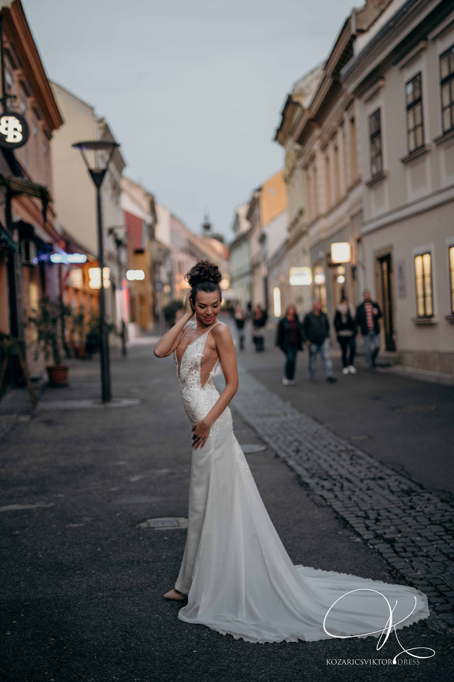 Kiárusítási esküvői és alkalmi ruha – Whitewedding Showroom Budapest
