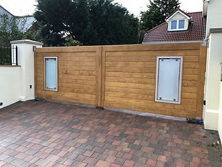Contemporary wooden gate