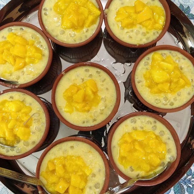 Chilled Sagoo Kheer with lots of Mangoes