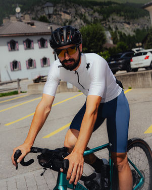Assos Collective 13 Gravel Ride x Colani Sport HUB. Foto by Noemi Ardesiph