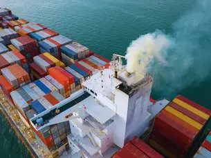 Strategies to Reduce CO2 Emissions in Ports