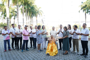 San Rafael, Nagpugay sa Watawat at sa Isang 100-Year-Old Centenarian