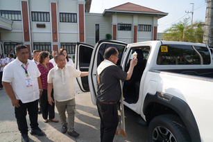 Msgr. Flint Capiral, Pinangunahan ang Pagbabasbas ng mga Bagong Sasakyan sa San Rafael