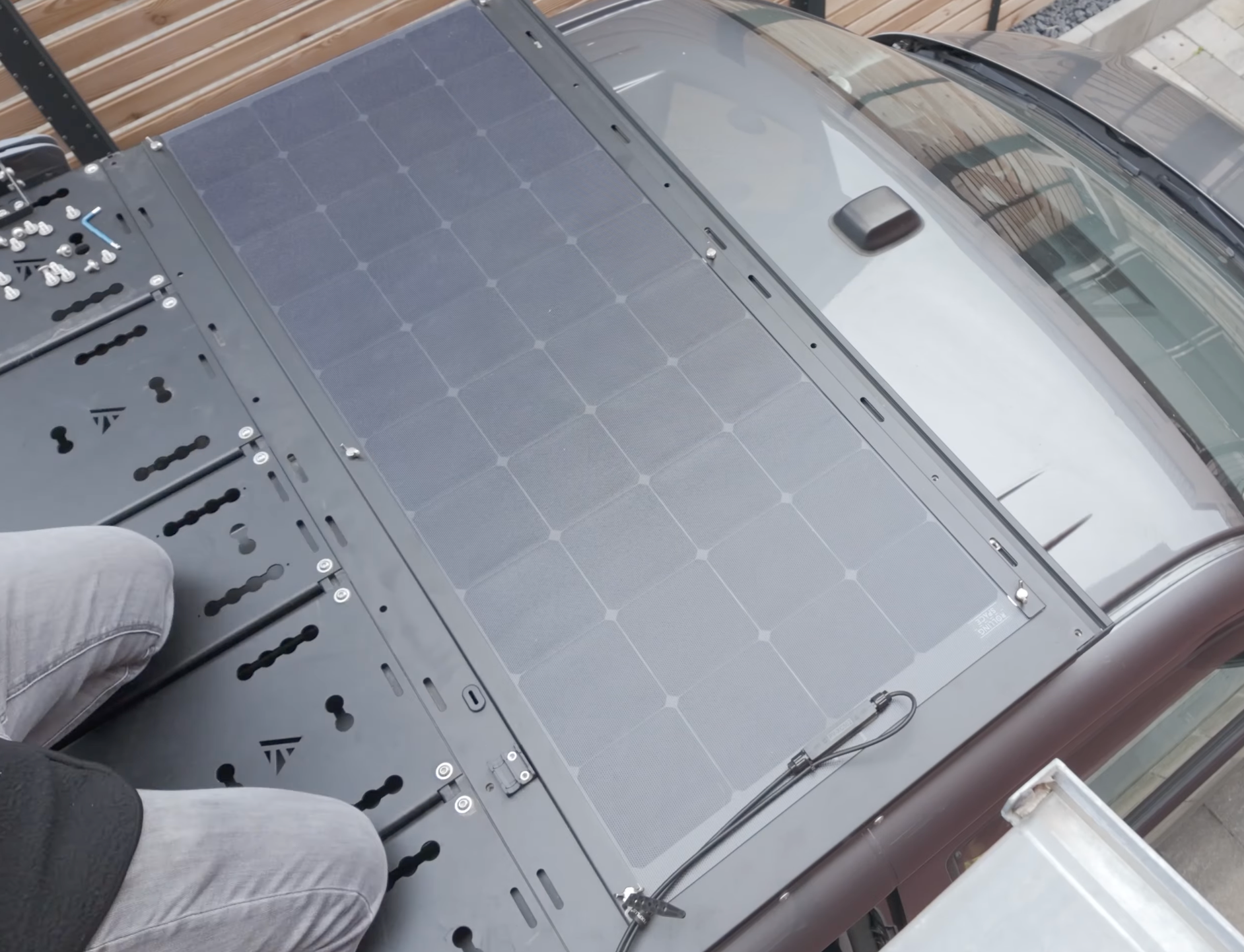 Solarpanel 185W mit Halterung – kompatibel mit SpaceRack