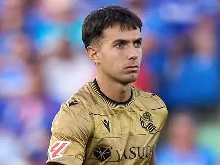Liverpool's stance on signing Martin Zubimendi as midfielder 'wants January transfer'