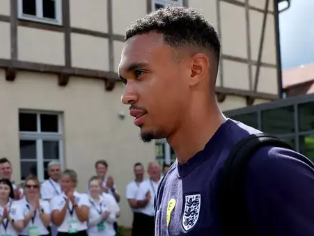 Trent Alexander-Arnold sends message to former Liverpool star after 'dream' move