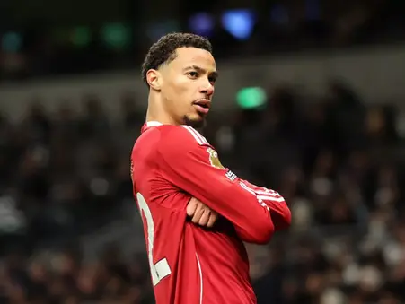 Wayne Rooney makes Hugo Ekitike feelings clear as Liverpool star named Premier League best