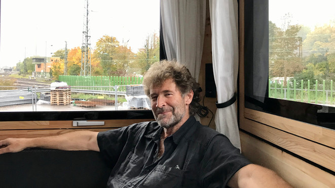 Perfekte Schräge und Höhe der Lehne sowie perfekte Höhe der seitlichen Fenster.