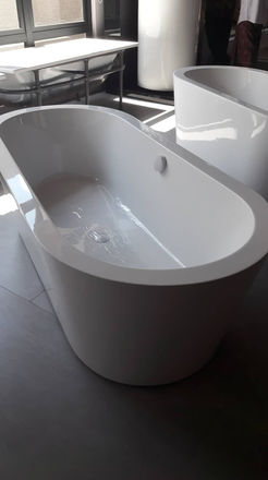 Achat et export à Bali, les baignoires pour vos salles de bain