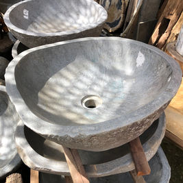 Acheter des vasques en pierre de rivière pour les salles de bains à Bali