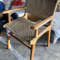Acheter des chaises de restaurants à Bali