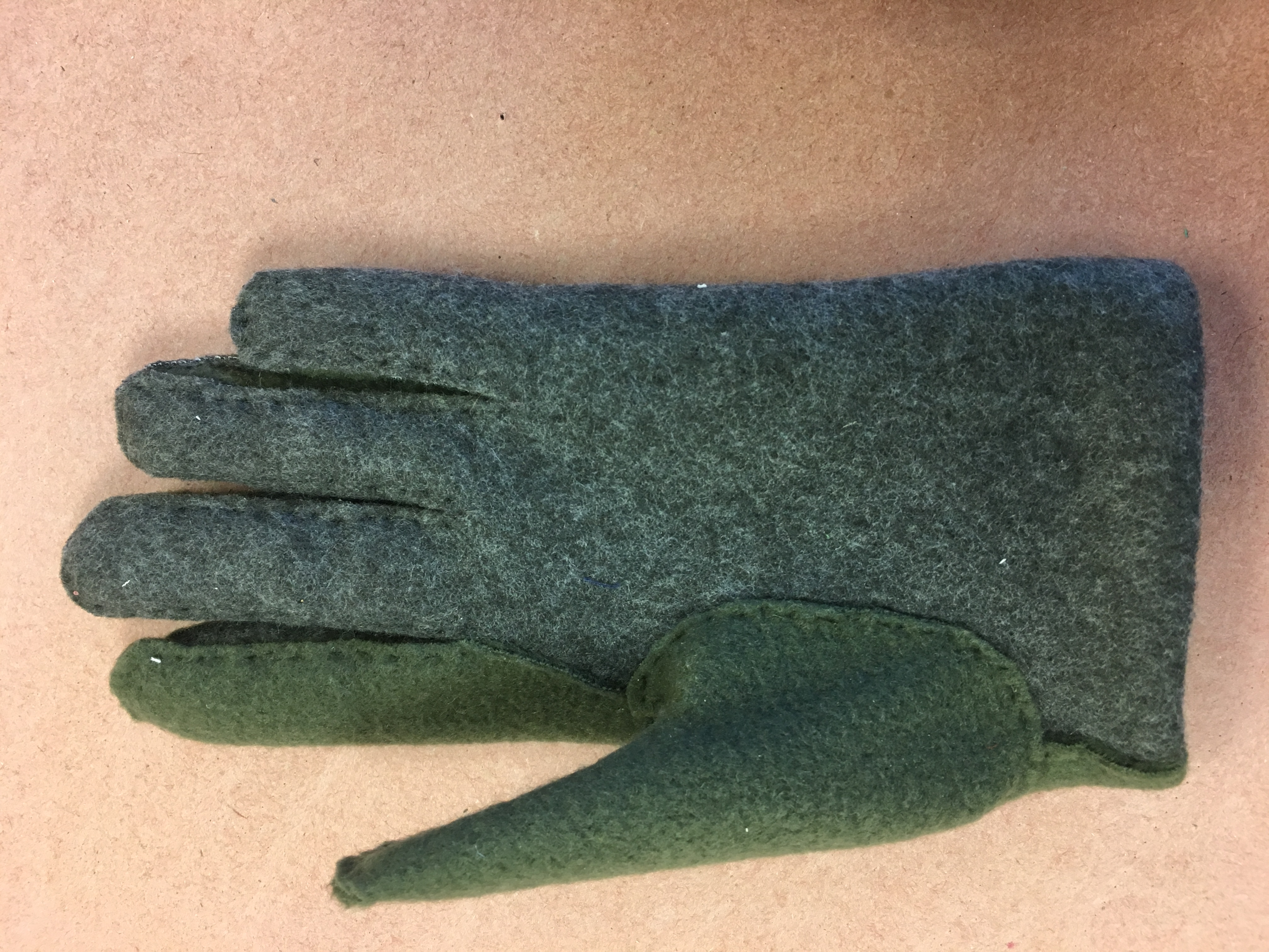 Two-Tone Polar Fleece Glove