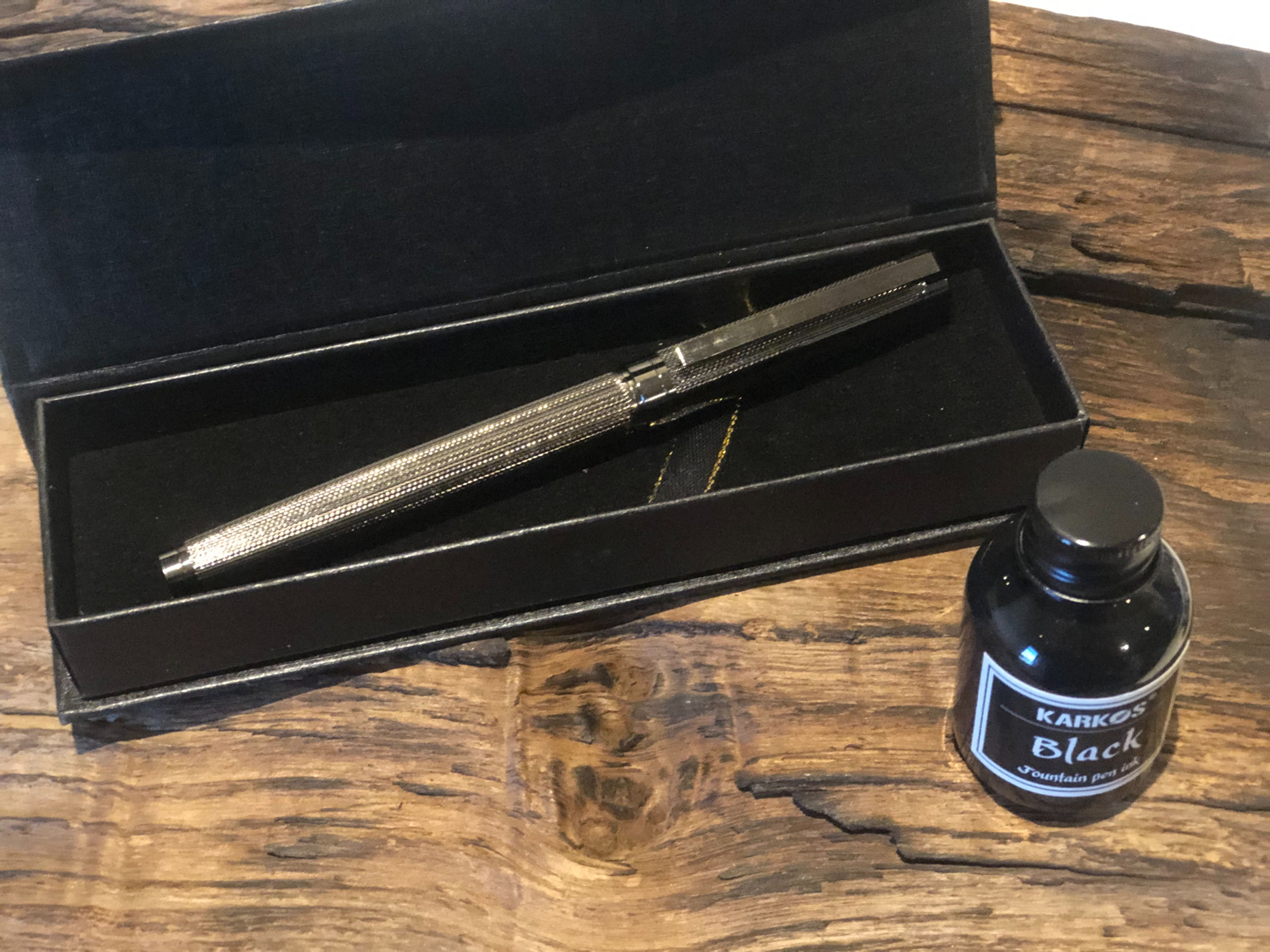 Signature iridescent fountain pen (includes Ink and case)