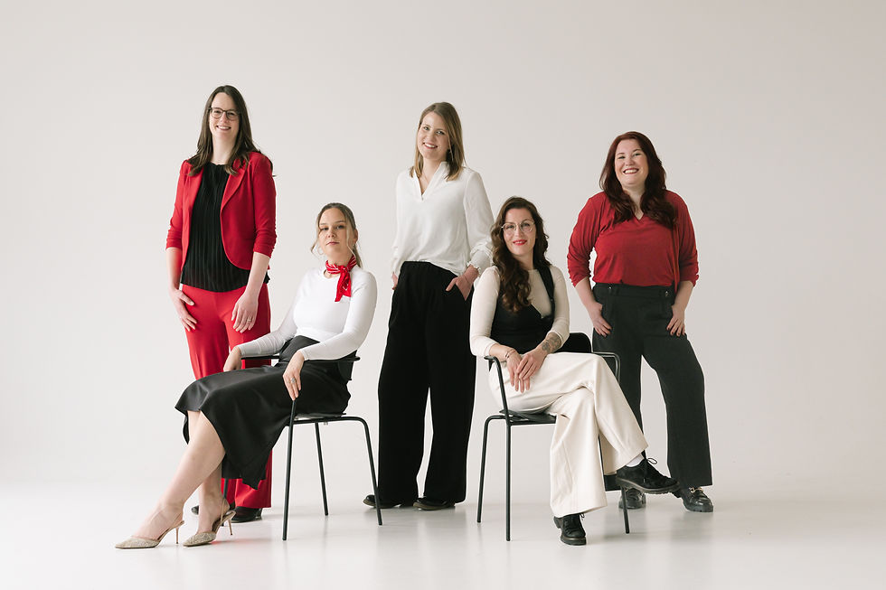 260412_OriginalLiebe_Traurednerteam_Alle_Gruppenbilder18357