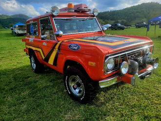 Stropp's 77' Ford Bronco Balloon Chaser/Ambulance