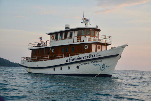 Yacht_P01.jpeg