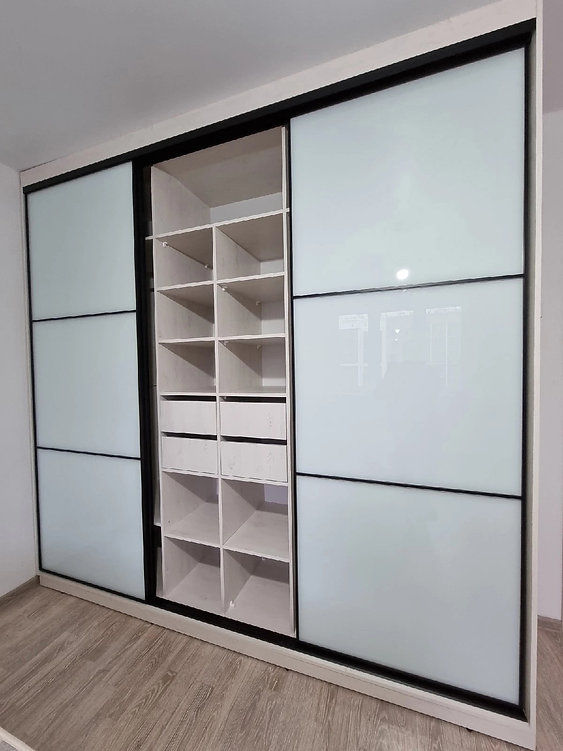 Миниатюра: шкафы купе на заказ в москве недорого