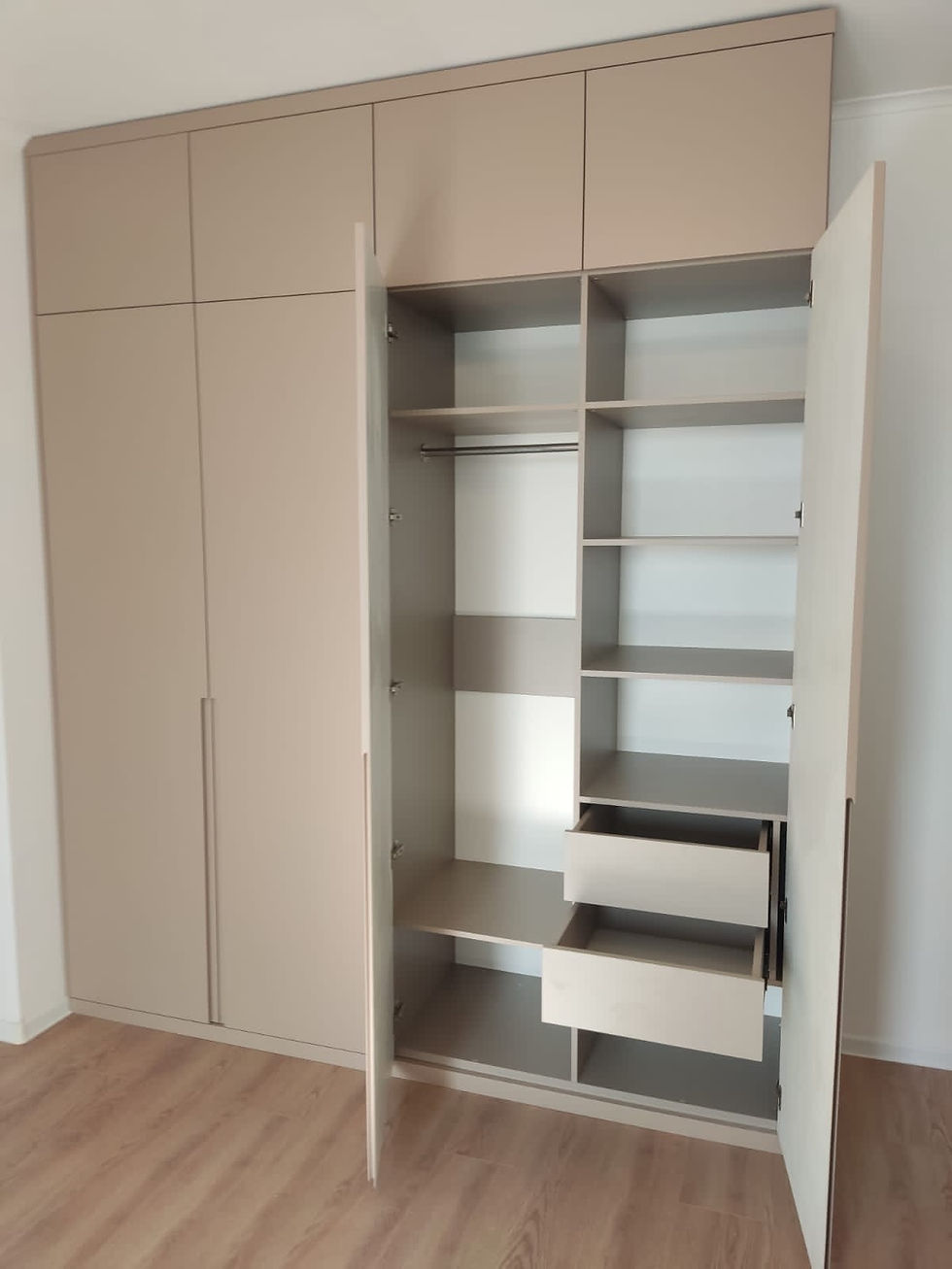 Миниатюра: купить шкаф недорого