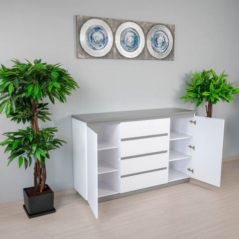 Белый комод с тремя ящиками и открытыми полками