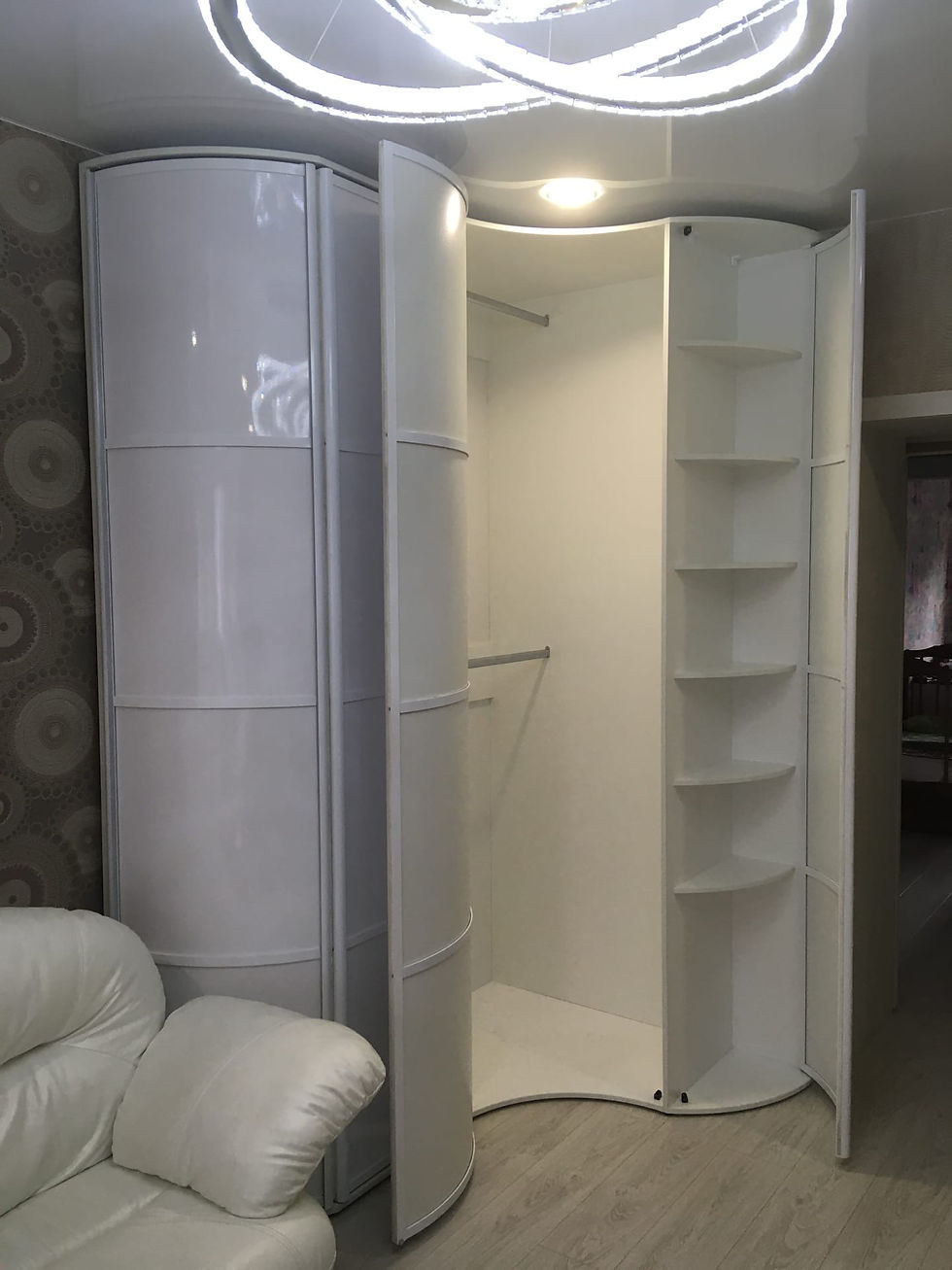 Радиусные шкафы-купе на заказ от производителя МФВ