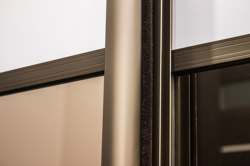 Современные Шкафы-купе: элегантные раздвижные двери