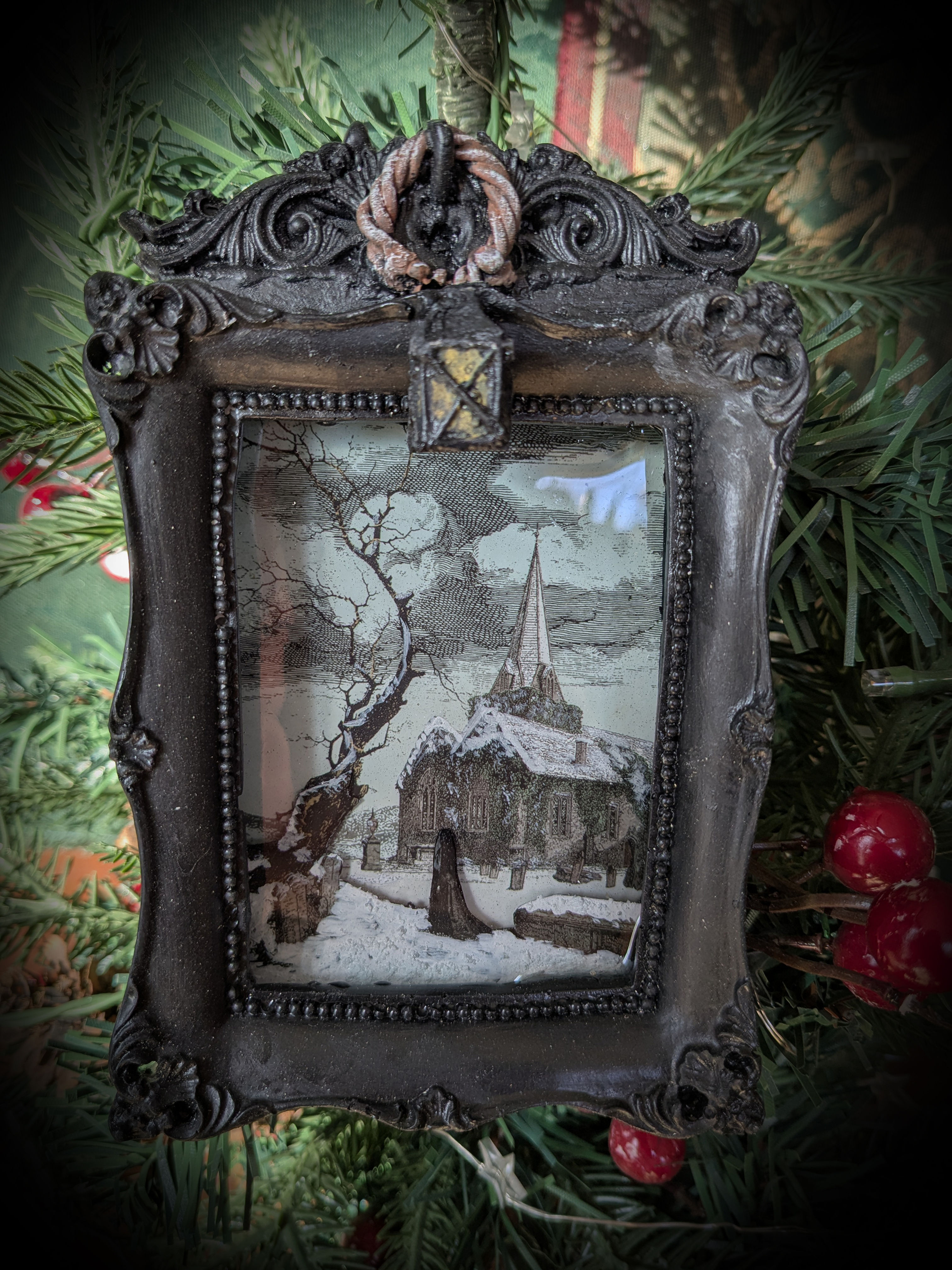 Phantasmagoria Frames: A Ghost Story for Christmas