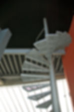 escalera a estudio nivel cinco