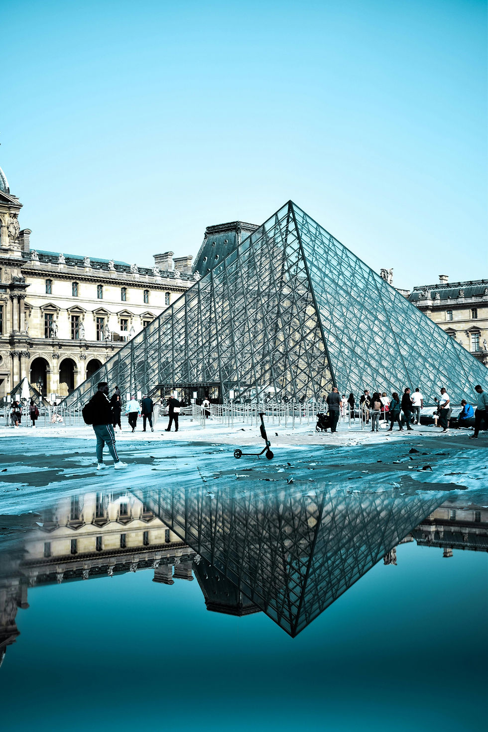 Louvre musesum - digital nomad hostels in paris, france