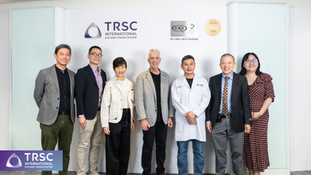 TRSC ต้อนรับ Dr. Scott D. Barnes, MD, Chief Medical Officer แห่ง STAAR Surgical แลกเปลี่ยนองค์ความรู้และประสบการณ์ด้าน ICL ร่วมกับคณะผู้บริหารและทีมจักษุแพทย์ TRSC