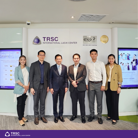 TRSC News: ทีมผู้บริหารจาก Carl Zeiss Thailand เข้าเยี่ยมชมศูนย์รักษาสายตา TRSC