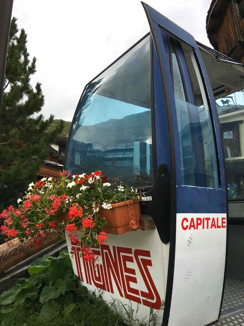 Tignes ski lift planter