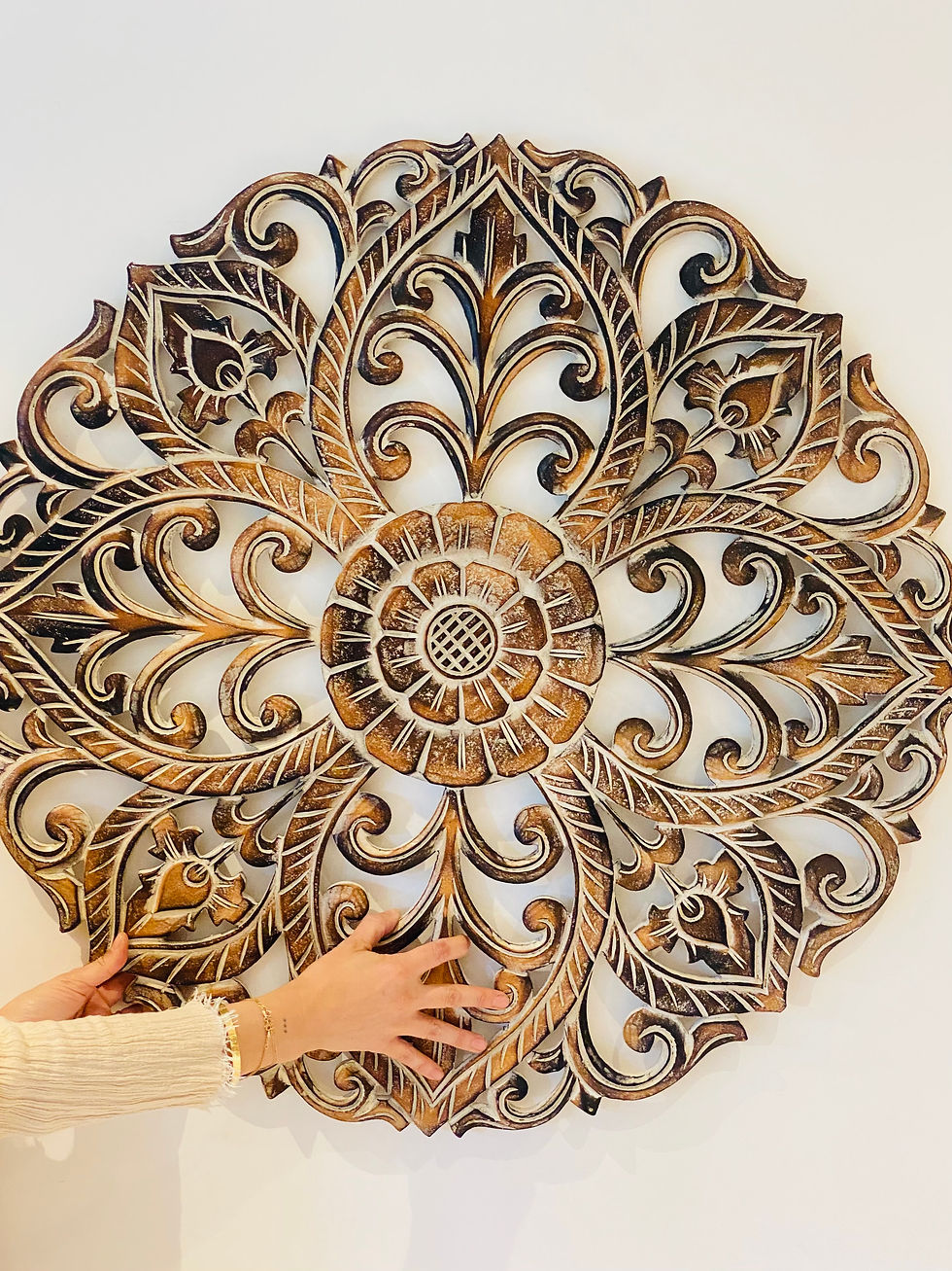 Küçük resim: 80 cm el oyması ahşap mandala / kahverengi 