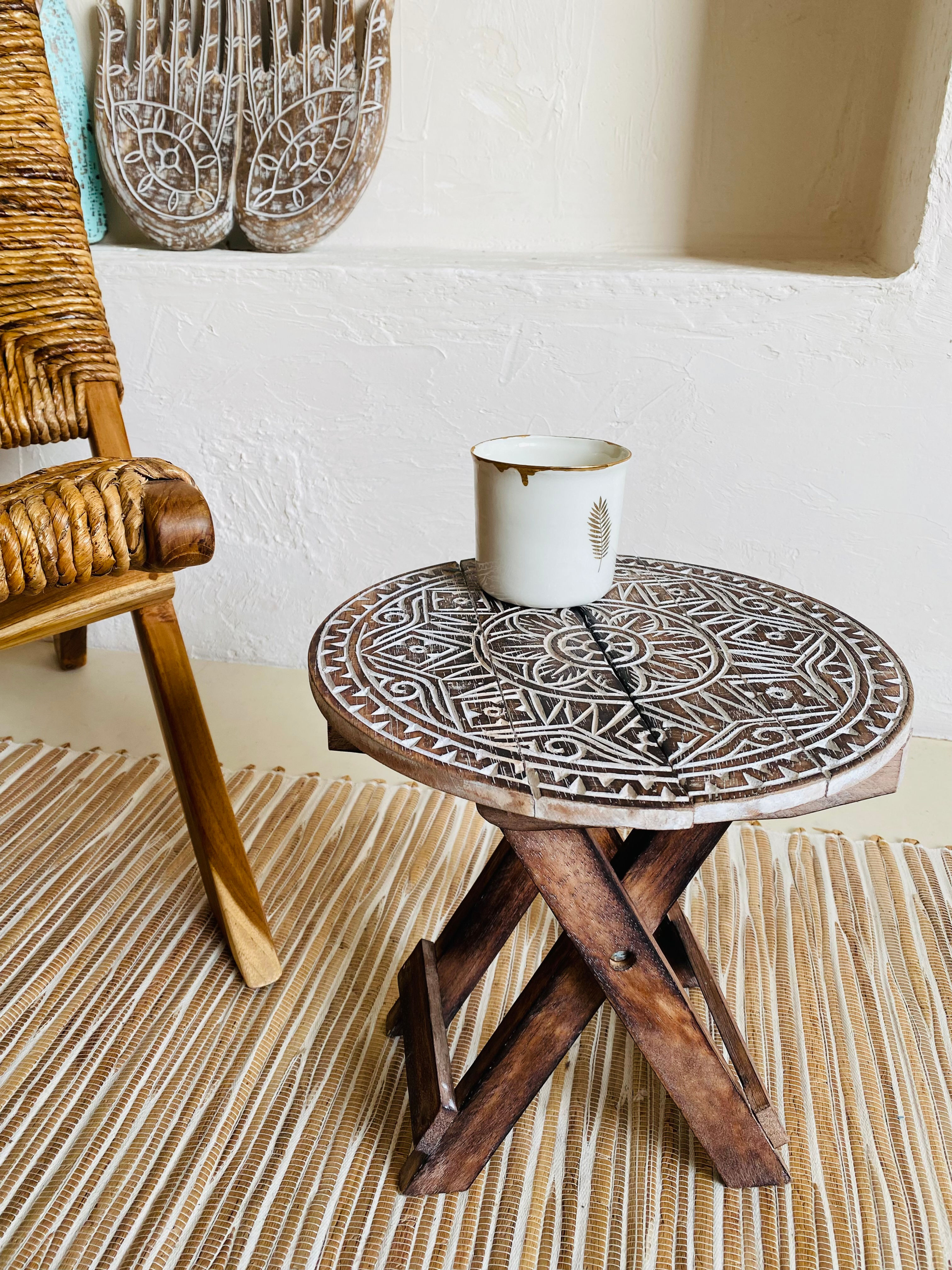 El Oyması Katlanır Yuvarlak Sehpa / Tabure Kahverengi - Küçük Boy