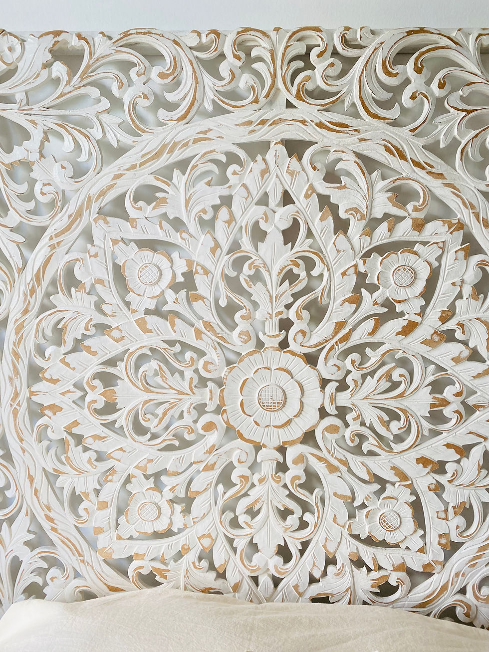 Küçük resim: 100 cm x100 cm el oyması ahşap beyaz mandala / yatak başı