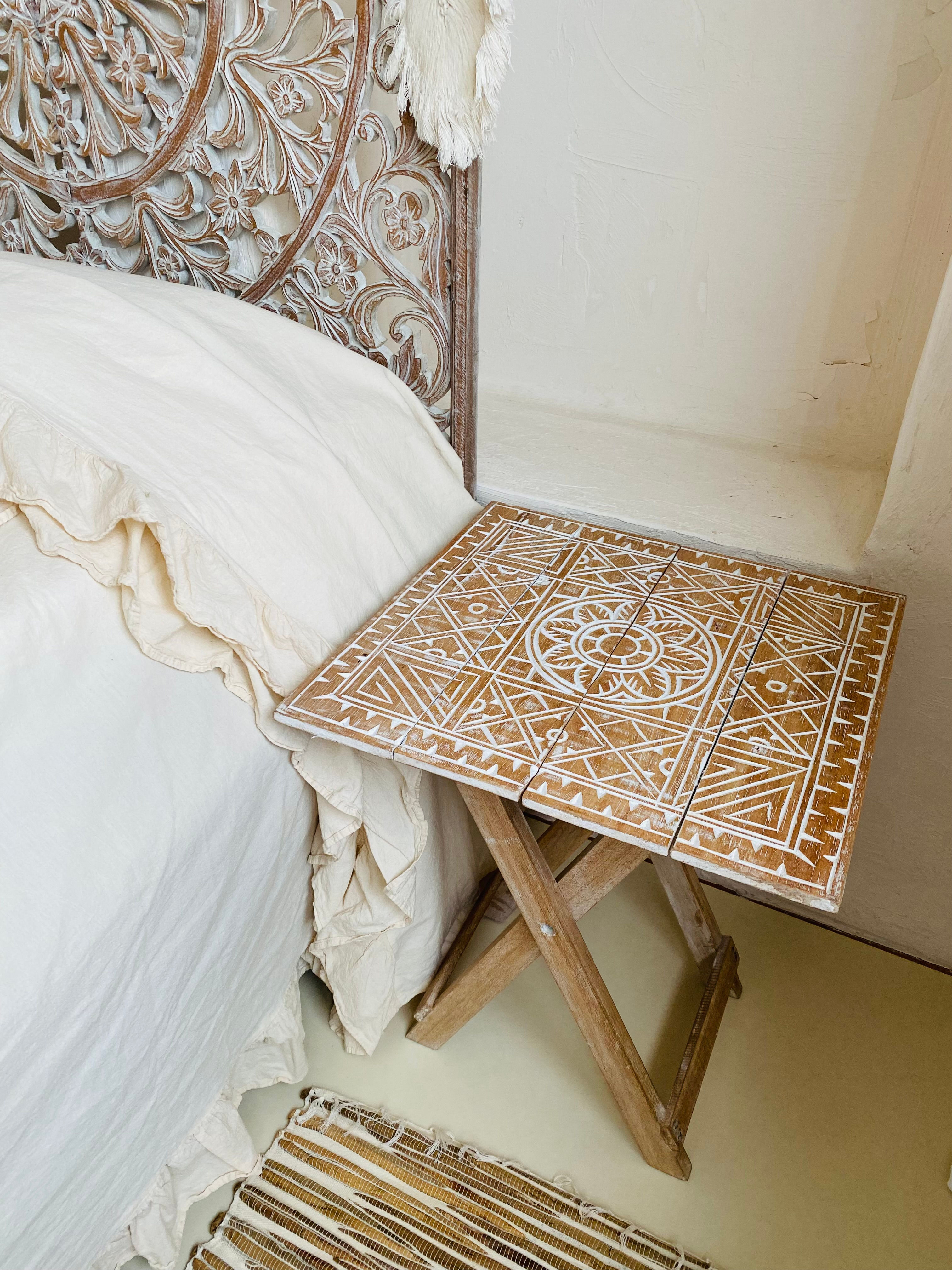 El Oyması Portatif Kare Sehpa / Tabure