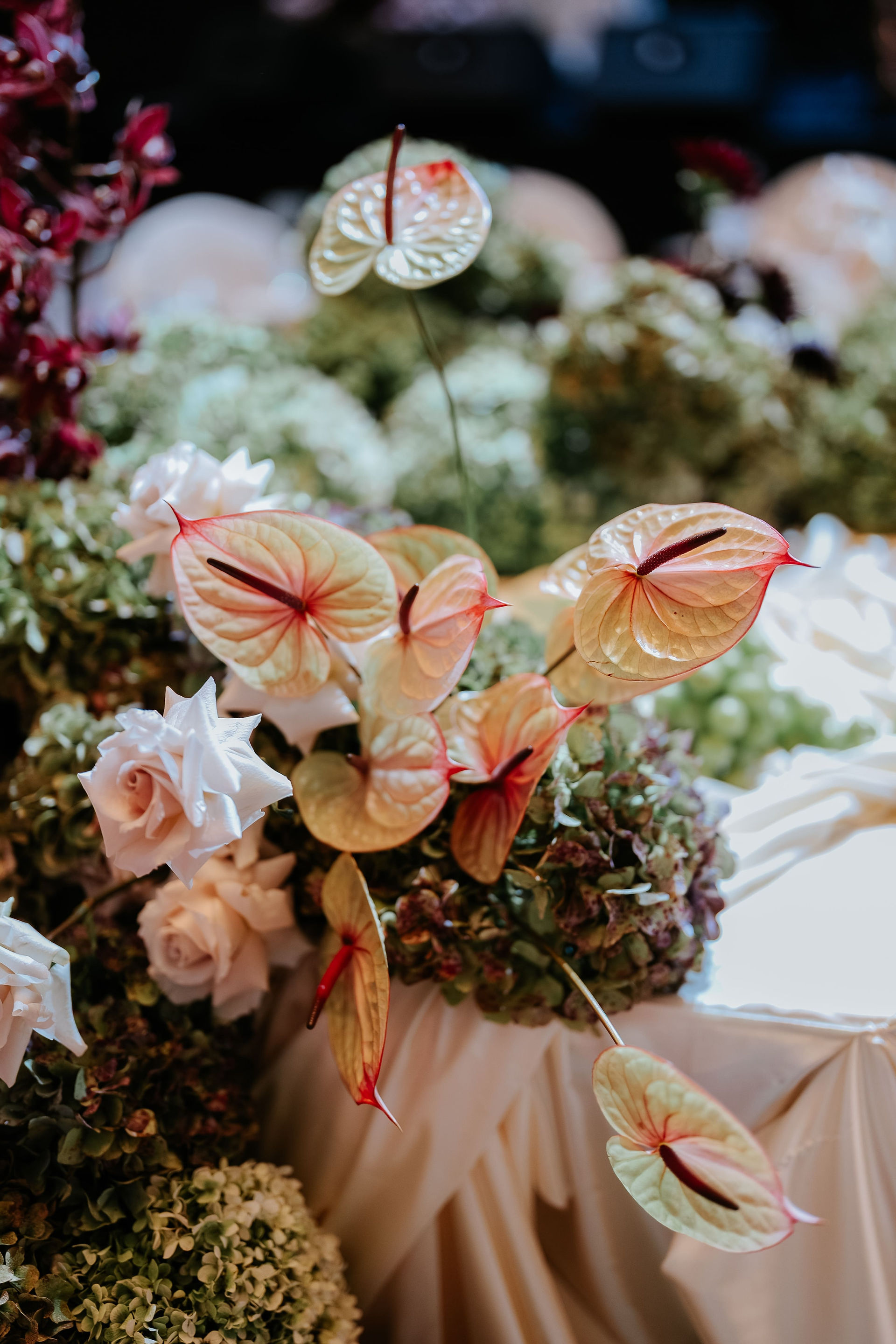pedestal floral arrangement with hydrangeas 
