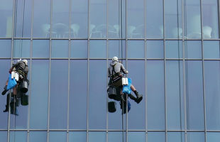 high rise window cleaning rappelling