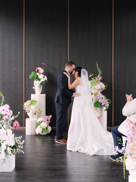 Rain, Fog, and a Quiet Wedding at Home: Su-May & Jack in Singapore