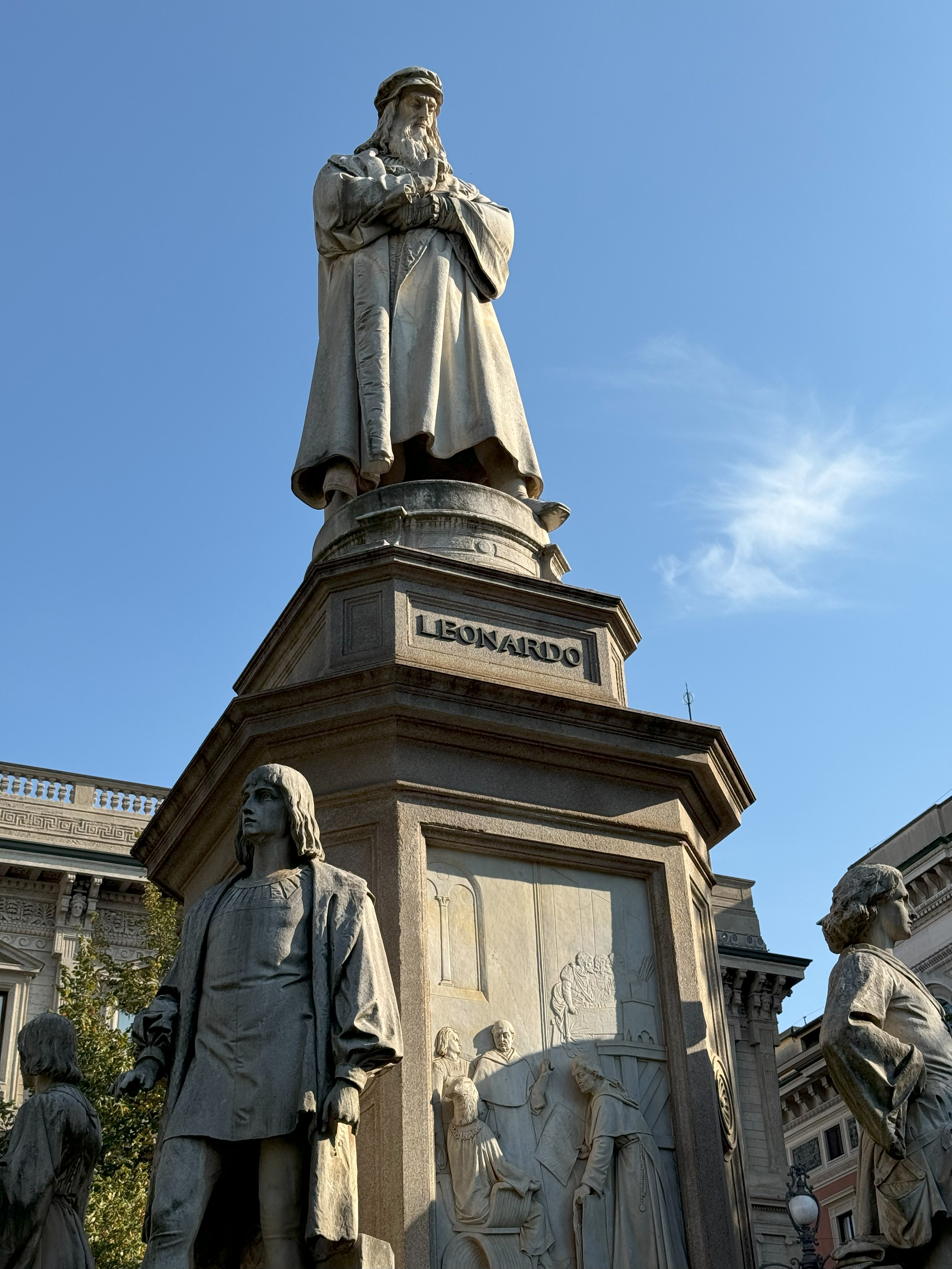 Leonardo statue Milano.jpeg