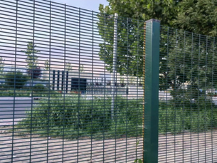 Top 5 Advantages of Powder-Coated Fencing ?