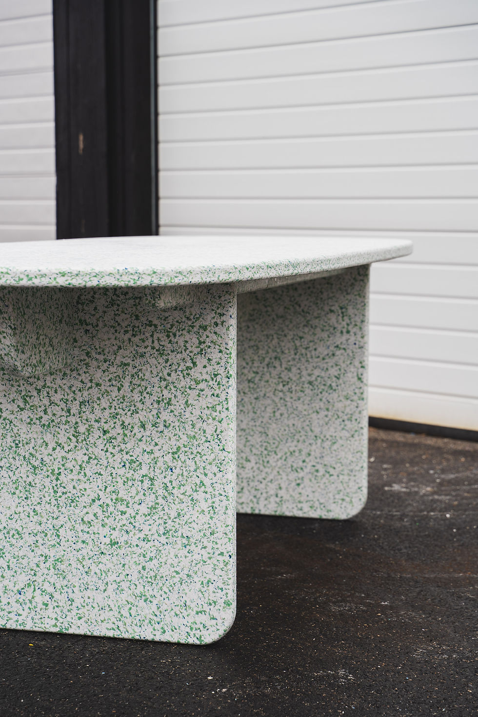 Miniaturebillede: Spisebord i 100% recycled plastic