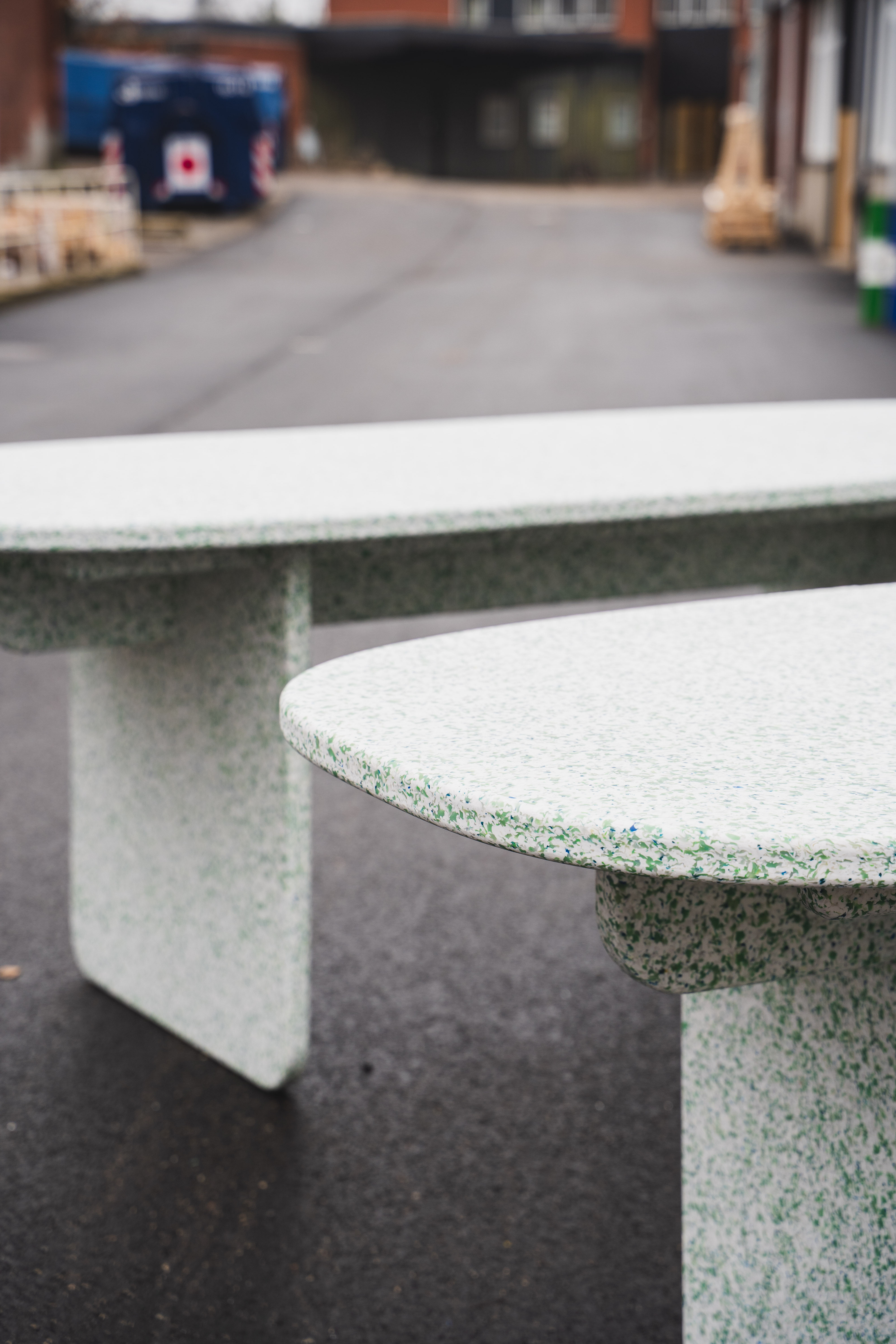 Spisebord i 100% recycled plastic