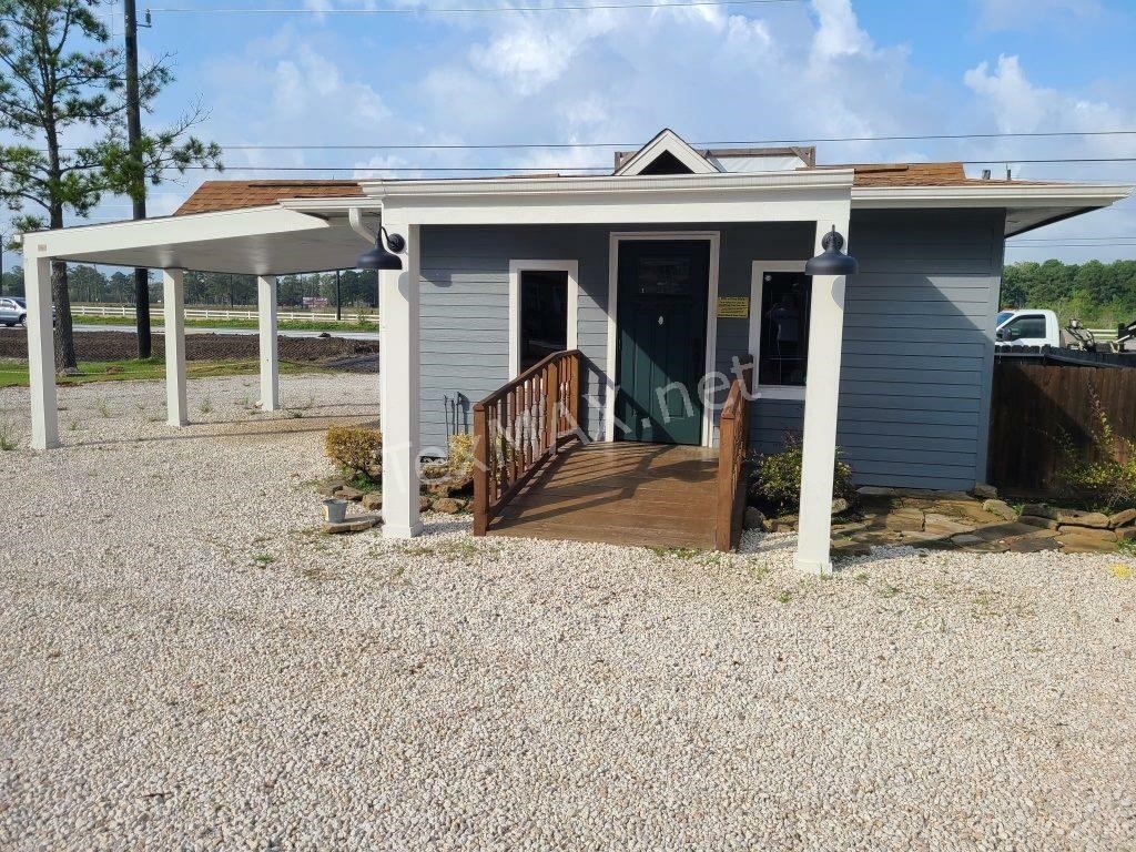 Multiple Buildings & More Crosby Auction