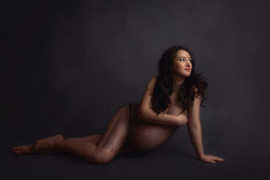 Timeless maternity photography in West Midlands with neutral colours