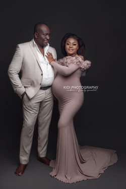 Pregnancy portrait with soft beige styling